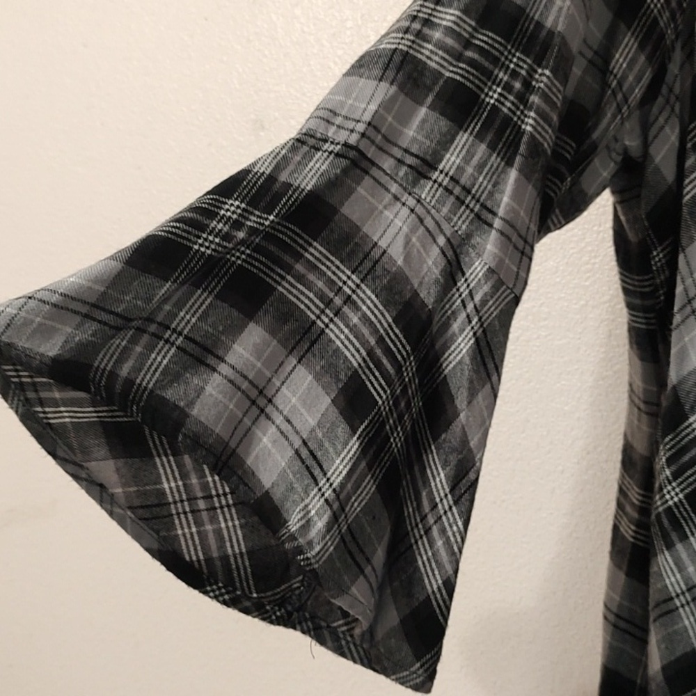 Torrid Black And White Plaid Button Down Top Size 2 - Picture 7 of 10
